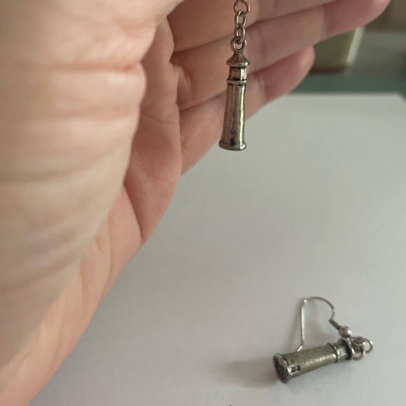 Dangling lighthouse earrings - Picture 2 of 3
